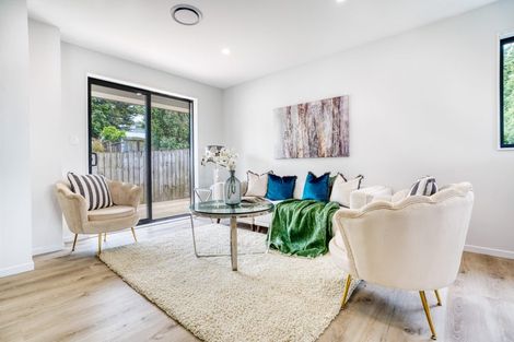 Photo of property in 61b Totaravale Drive, Totara Vale, Auckland, 0629