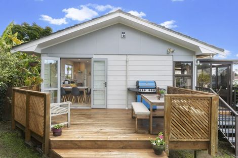 Photo of property in 25 Waari Avenue, Sunnyvale, Auckland, 0612