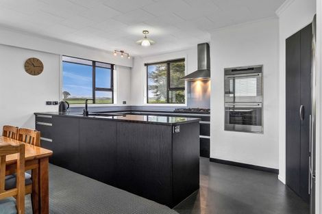 Photo of property in 302 Otaraoa Road, Motunui, Waitara, 4383