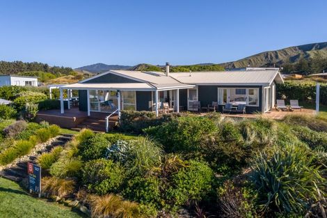 Photo of property in 6 Beach Road, Flat Point, Masterton, 5883