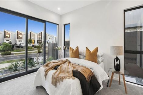 Photo of property in 22 Pukeko Road, Hobsonville, 0616