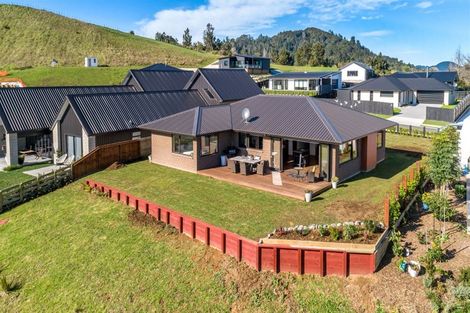Photo of property in 4 Manatu Close, Whangamata, 3691