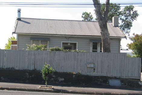 Photo of property in 1/25 Mahara Avenue, Birkenhead, Auckland, 0626