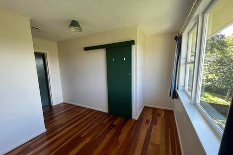 Photo of property in 3 Blandford Way, Newlands, Wellington, 6037