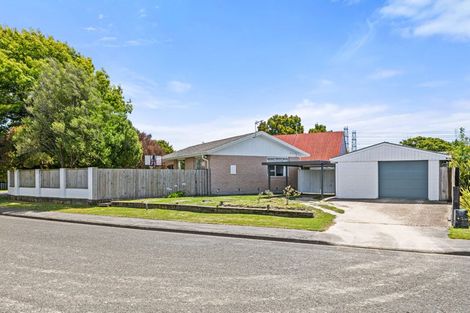 Photo of property in 2 Magenta Place, Broomfield, Christchurch, 8042