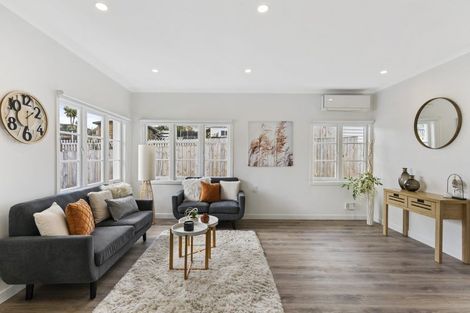 Photo of property in 6 James Laurie Street, Henderson, Auckland, 0612