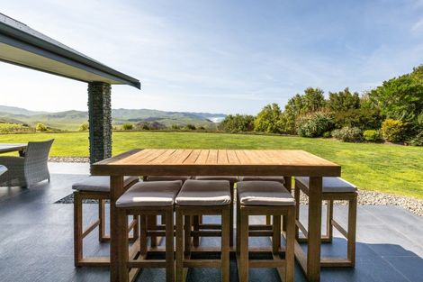 Photo of property in 64 Waipuka Road, Waimarama, Havelock North, 4294