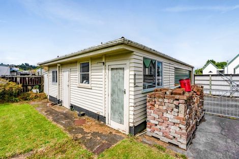Photo of property in 3 Carrington Street, Inglewood, 4330