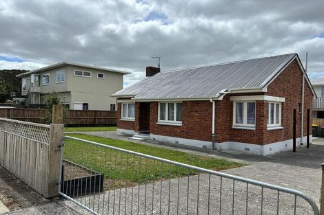 Photo of property in 8 King Edward Avenue, Papakura, 2110