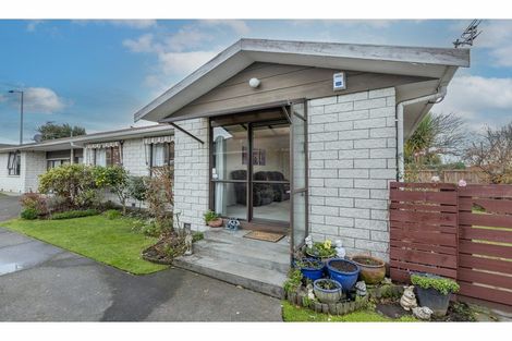 Photo of property in 2/40 Sarabande Avenue, Redwood, Christchurch, 8051