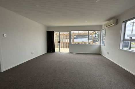 Photo of property in 69a Red Beach Road, Red Beach, 0932