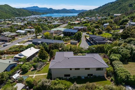 Photo of property in 14 Moana View Road, Waikawa, Picton, 7220