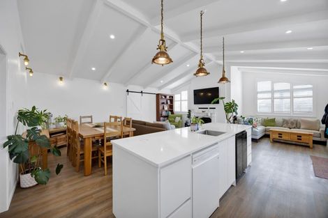 Photo of property in 121 Hamlet Street, Stratford, 4332