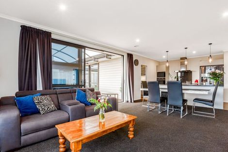Photo of property in 5 Waitaria Terrace, Aotea, Porirua, 5024