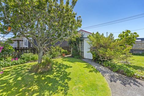 Photo of property in 6 French Street, Moturoa, New Plymouth, 4310
