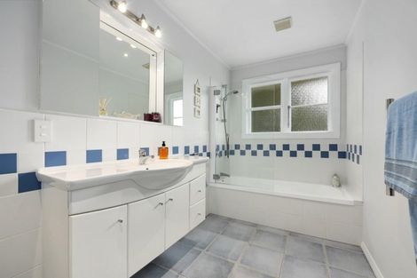 Photo of property in 74a Heretaunga Square, Silverstream, Upper Hutt, 5019