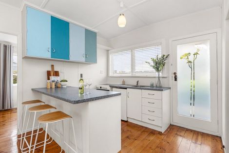Photo of property in 66a Wainui Road, Raglan, 3225