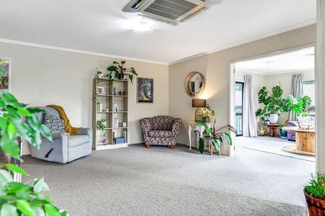 Photo of property in 24 Palm Grove Drive, Western Heights, Hamilton, 3200