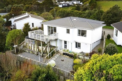 Photo of property in 22a Bartlett Grove, Tawa, Wellington, 5028