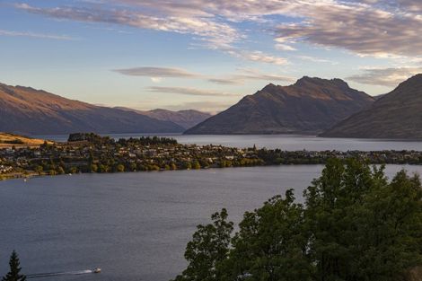 Photo of property in 11 Sunrise Lane, Queenstown, 9300