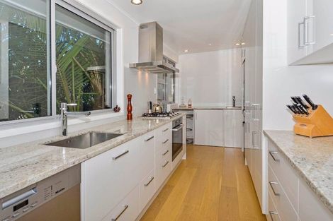 Photo of property in 28 Infidel Place, Torbay, Auckland, 0630