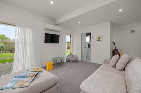Photo of property in 17 Riddell Road, Kerikeri, 0230