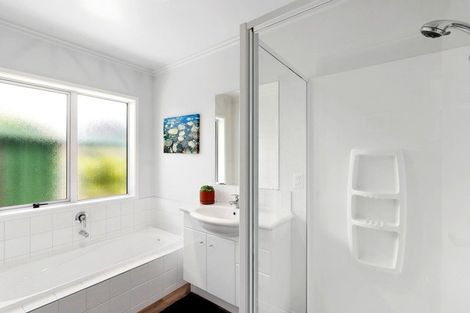 Photo of property in 44 Quinnat Street, Albert Town, Wanaka, 9305