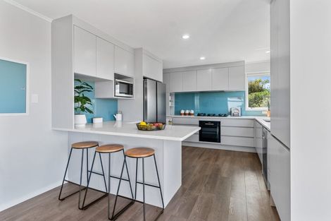 Photo of property in 27 High Road, Glenfield, Auckland, 0629