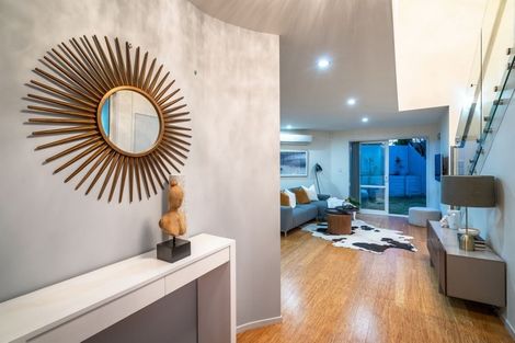 Photo of property in 46 Raleigh Road, Northcote, Auckland, 0627