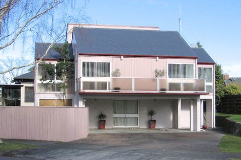 Photo of property in 29 Montgomery Terrace, Hokowhitu, Palmerston North, 4410