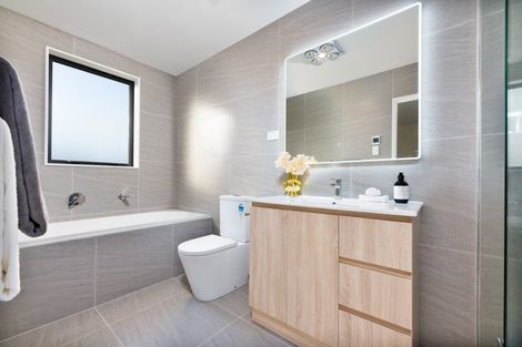 Photo of property in 18b Mackenzie Street, Te Atatu South, Auckland, 0610