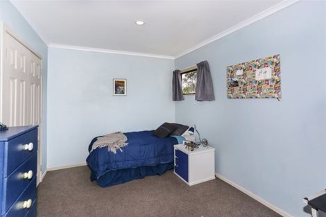 Photo of property in 13 Delphi Grove, Tuakau, 2121