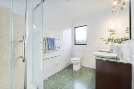 Photo of property in 54 Sapperton Drive, Henderson, Auckland, 0612