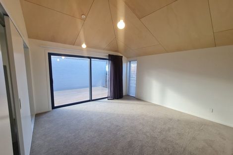 Photo of property in 39 Derwent Street, Island Bay, Wellington, 6023