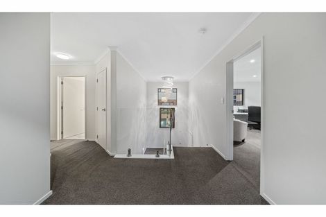 Photo of property in 14 Kereru Rise, Papakura, 2110