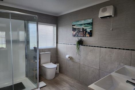 Photo of property in 23 Saint Laurent Way, Ohau, Levin, 5570