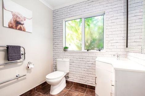 Photo of property in 11 Te Puia Drive, Aotea, Porirua, 5024