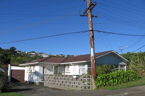 Photo of property in 2 Warren Street, Paparangi, Wellington, 6037