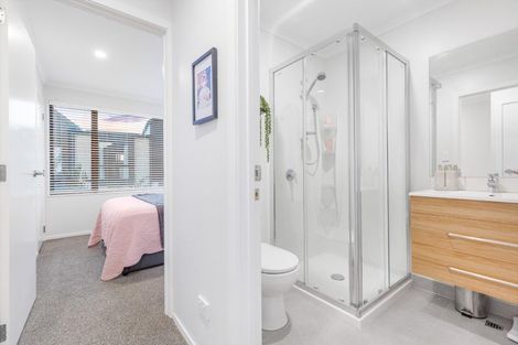Photo of property in 32 Wharara Lane, Massey, Auckland, 0614