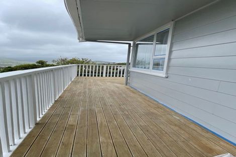 Photo of property in 4 Sloane Terrace, Newlands, Wellington, 6037