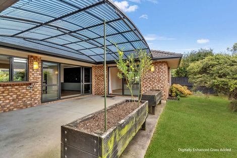 Photo of property in 21 Mandalay Place, Waiuku, 2123