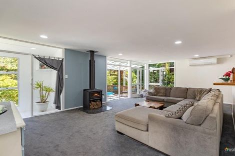 Photo of property in 15 Elmslie Road, Pinehaven, Upper Hutt, 5019