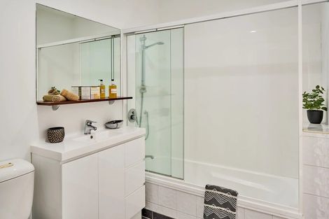 Photo of property in Atrium Towers, 8f/154 The Terrace, Wellington Central, Wellington, 6011