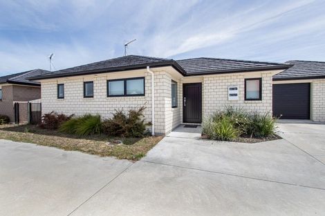 Photo of property in 9u2 Heath Street, Saint Andrews, Hamilton, 3200