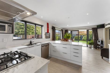 Photo of property in 5 Hideaway Gate, Parklands, Christchurch, 8083