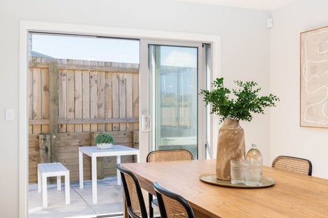 Photo of property in 9 Pine Hill Rise, Glenside, Wellington, 6037