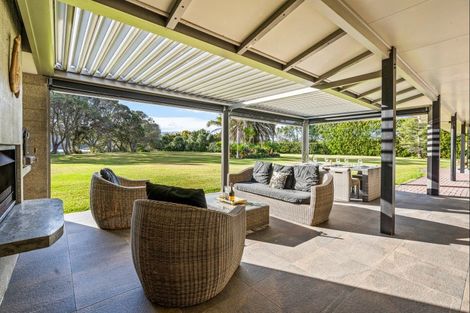 Photo of property in 273 Point Wells Road, Point Wells, 0986