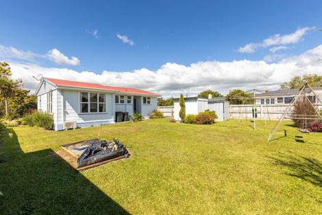 Photo of property in 20 Pukatea Street, Inglewood, 4330