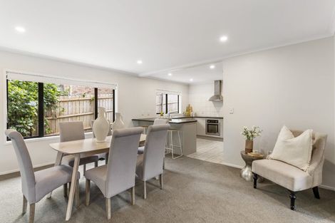 Photo of property in 43 Heathglen Place, Bayview, Auckland, 0629