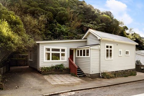 Photo of property in 94 Holloway Road, Aro Valley, Wellington, 6021